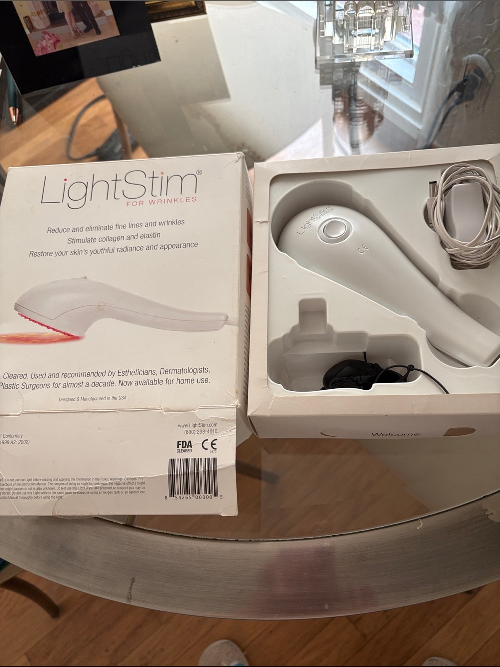LightStim Anti-Aging LED Handheld Device — White